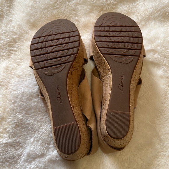 Clarks Womens Platform Sandals NWOT - Picture 3 of 4